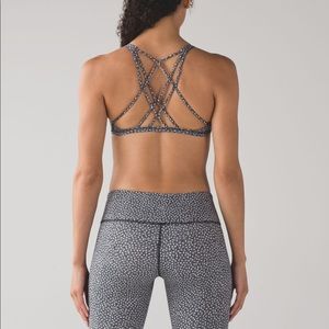 Pokadot lululemon free to be zen bra